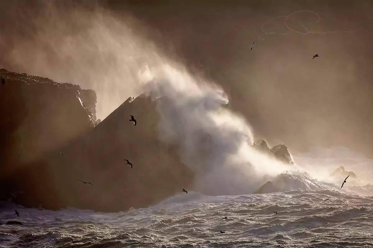 Waves-and-rocks-Clogher-Strand-Dingle-Kerry