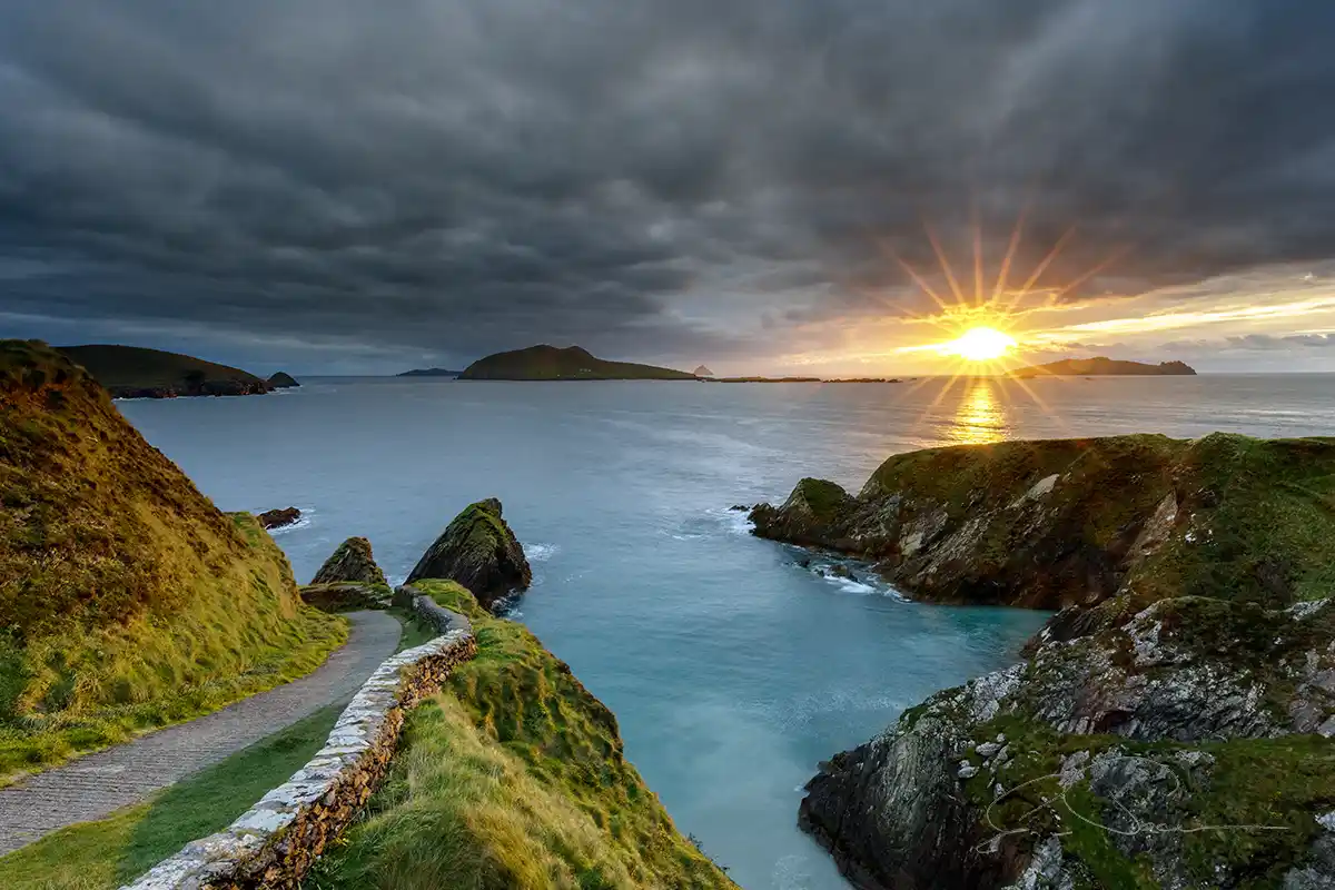 The- Path-to-Dunquin-Pier-and-the-Blasket-Islands-Dunquin-Kerry-Ireland